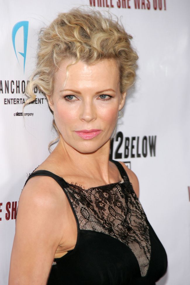 E la fel de frumoasa ca mama ei. Fiica lui Kim Basinger, copie fidela a actritei la doar 16 ani