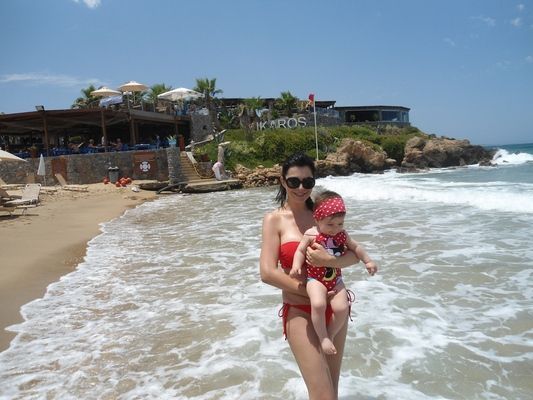 A nascut in urma cu 9 luni, dar are un corp fara cusur. Simona Patruleasa o concureaza pe Elena Gheorghe in topul celor mai sexy mamici