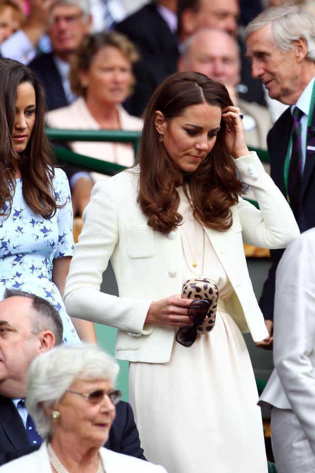 Kate si Pippa emotionate. Vezi de ce au plans in fata a mii de oameni
