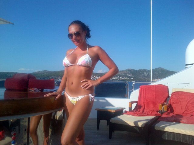 Nu are dimensiuni de model, dar se lauda cu corpul ei pe Twitter. Miliardara Tamara Ecclestone, in vacanta in Croatia