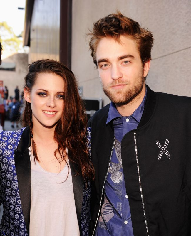 &ldquo;Il iubesc, il iubesc, imi pare atat de rau&rdquo;. Vezi ce declaratii au facut Kristen Stewart si regizorul cu care l-a inselat pe Robert Pattinson