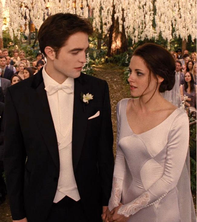 Robert Pattinson urma sa o ceara de sotie pe Kristen Stewart la sfarsitul acestei veri. Vezi ce declaratii socante a facut un prieten al actorului