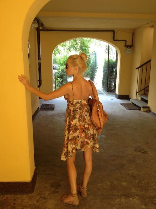 Laura Cosoi, sexy ca la 18 ani. Vezi cum se distreaza in Ibiza