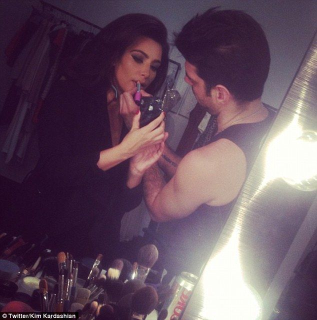 Rochia care pare facuta pentru posteriorul lui Kim Kardashian. Cum a incercat Kim sa o imite pe Sophia Loren