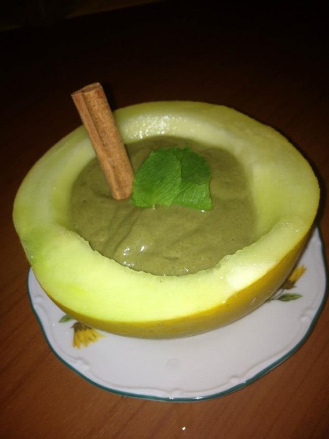 Vrei sa iti faci un desert fresh, sanatos si cu putine calorii? Carmen Bruma iti propune o reteta foarte simpla