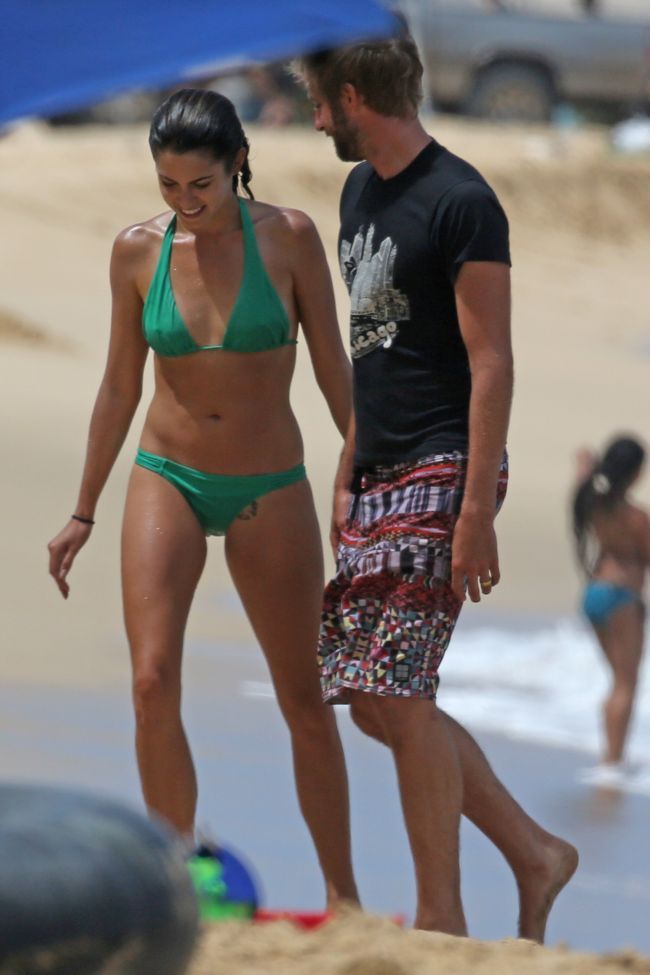 Vezi starul din Twilight care a facut senzatie pe o plaja din Hawaii