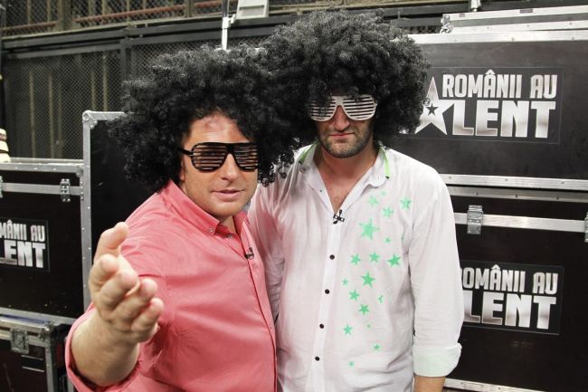 Schimbare radicala de look pentru Smiley. Aproape nimeni din echipa Romanii au Talent nu il mai recunoaste