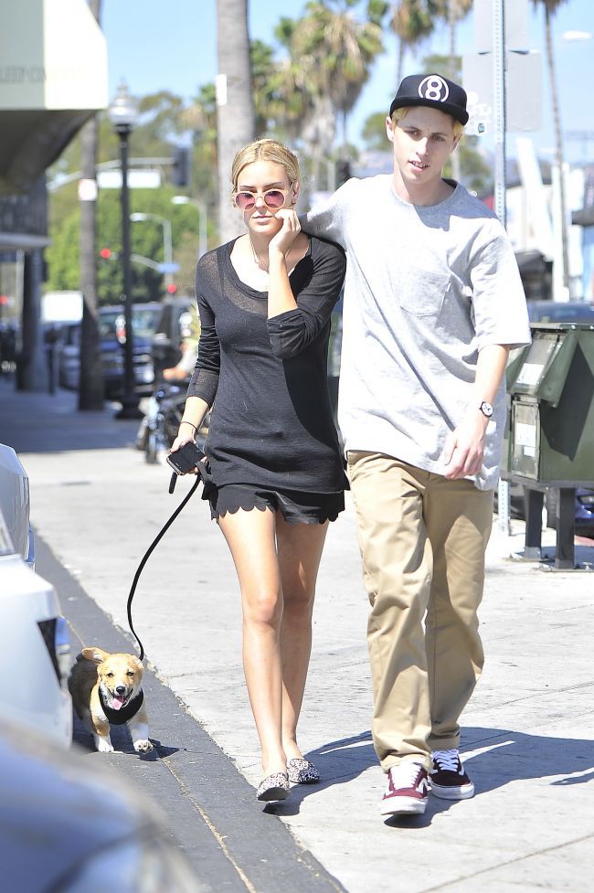 De la un look neingrijit si haotic la o adolescenta cool. Tallulah Willis incepe sa ii semene mamei sale, Demi Moore