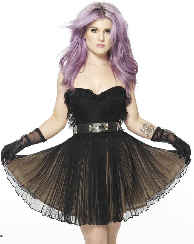 Kelly Osbourne ii face reclama Mariei Lucia Hohan intr-o revista americana purtand nu doar 1, ci 3 rochii create de designerul roman