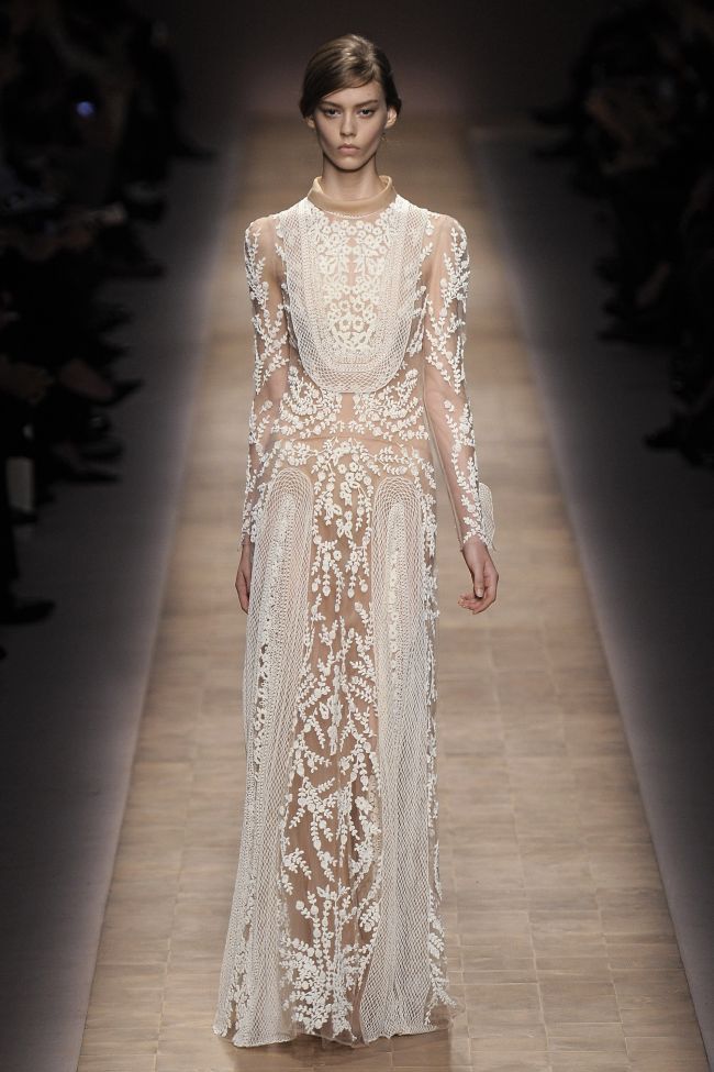Paris Fashion Week: Valentino primavara/vara 2013 &ndash; o colectie nostalgica si senzuala