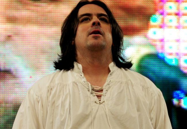 Ascultai trupa K1 in copilarie? Vezi cum s-a transformat solistul si afla ce face el acum