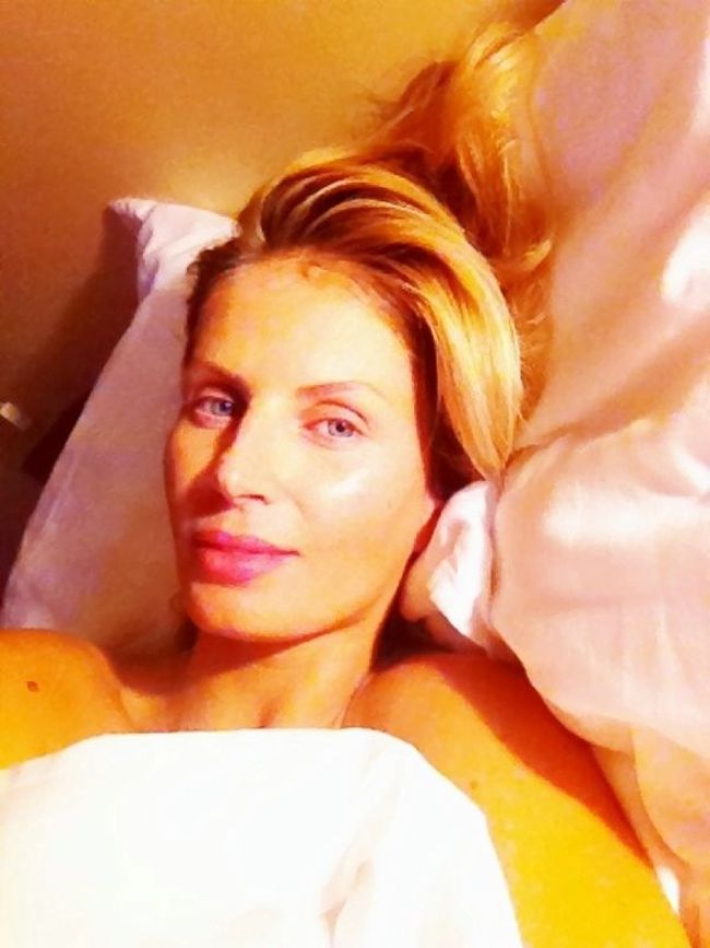 Andreea Banica impartaseste cu fanii o imagine intima, cu ea in pat