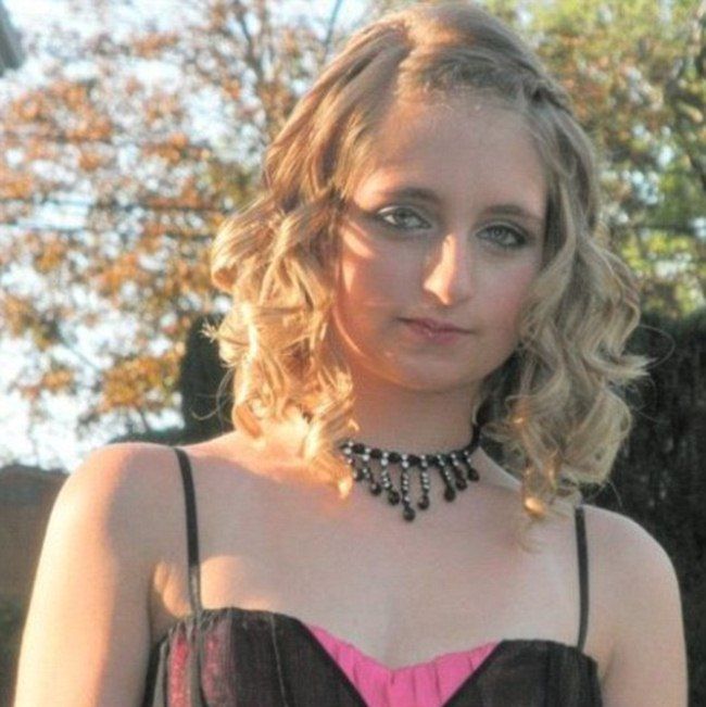 Drama pe care o adolescenta din Marea Britanie o traieste in fiecare zi. De ce nu se poate bucura de o viata normala