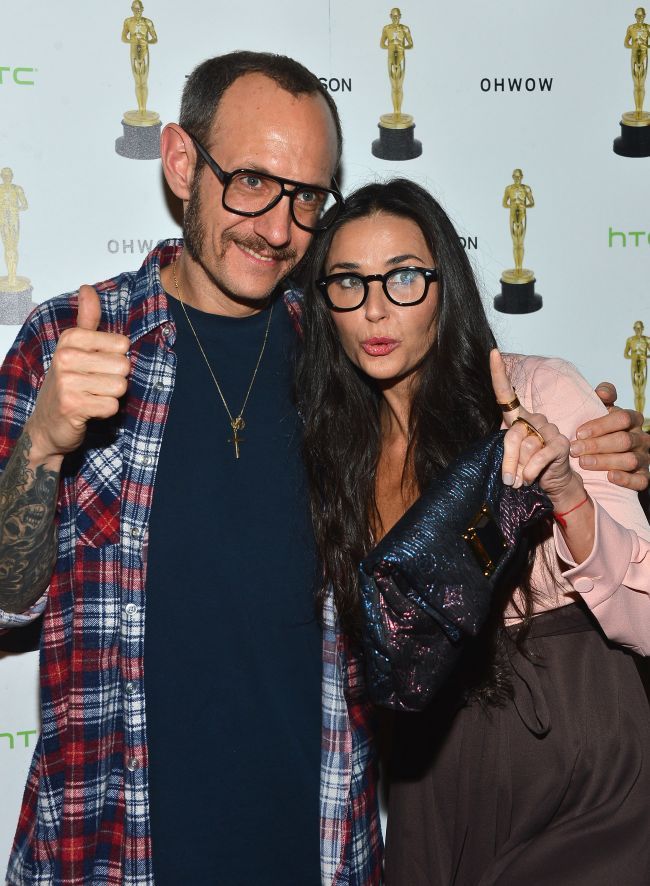 Demi Moore, o noua aparitie bizara la o petrecere. Cum s-a dat in spectacol actrita