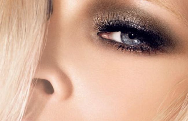 Beauty alert: Coloreaza-ti zilele de iarna cu farduri de pleoape in nuante clasice si ultra-sofisticate