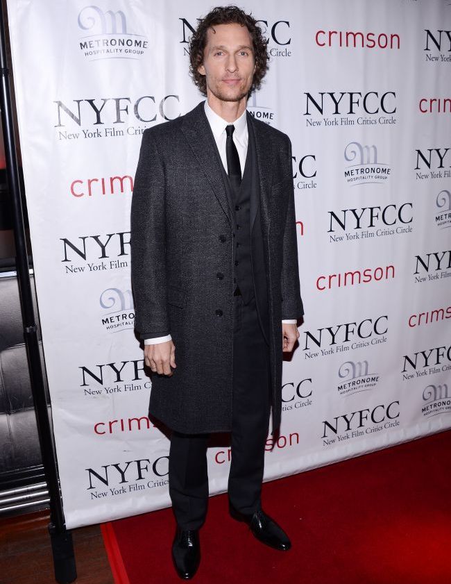 Spune ca s-a ingrasat 11 kilograme, dar tot plapand ramane. Cum a aratat Matthew McConaughey la o gala de premiere