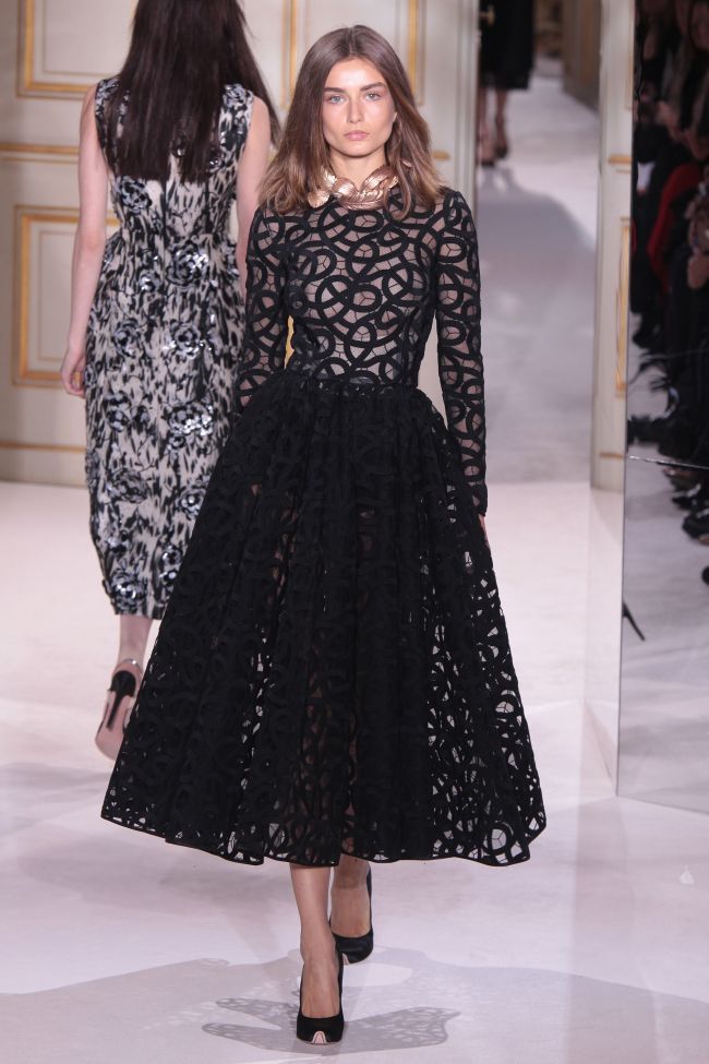 Paris Fashion Week Haute Couture: Giambattista Valli primavara/vara 2013: o colectie ultrafeminina si completa
