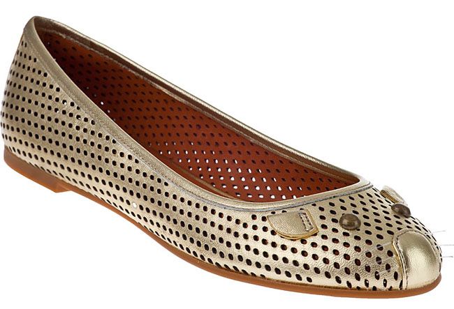 De la pantofi de dans, la mouse flats. Cum a reinterpretat Marc Jacobs clasicii balerin