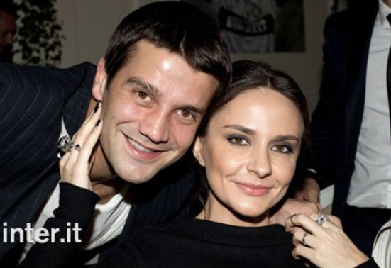 A stat departe de viata mondena. Cum arata in prezent frumoasa, dar discreta sotie a lui Cristi Chivu, Adelina