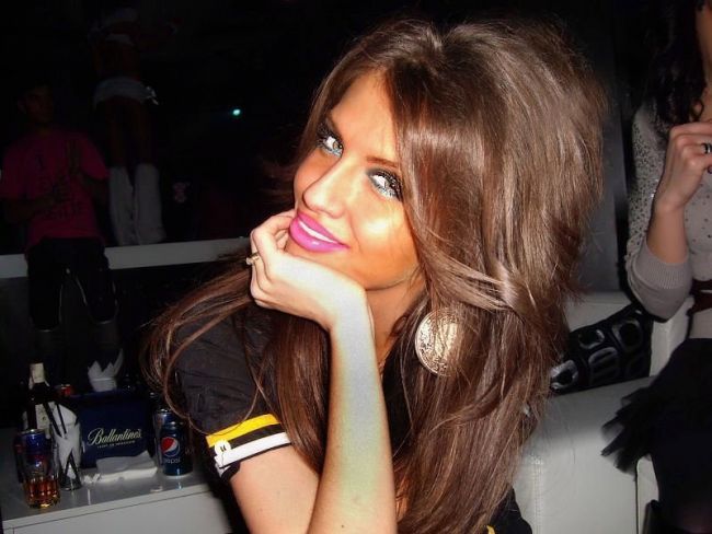 Din cauza ei nu doarme Connect-R! Vezi cat de sexy e Diana, iubita cantaretului