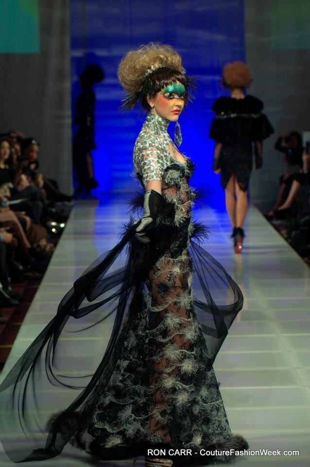 Catalin Botezatu si-a prezentat noua colectie la New York Fashion Week. Iti place?