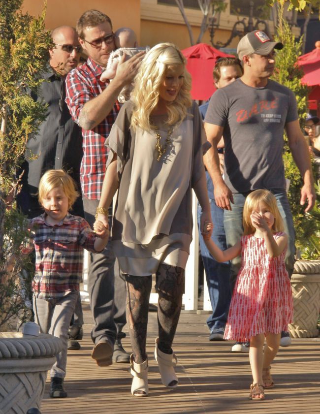 Tori Spelling si Dean McDermott au avut o casnicie aranjata? O revista americana arata de ce divortul celor doi e inevitabil