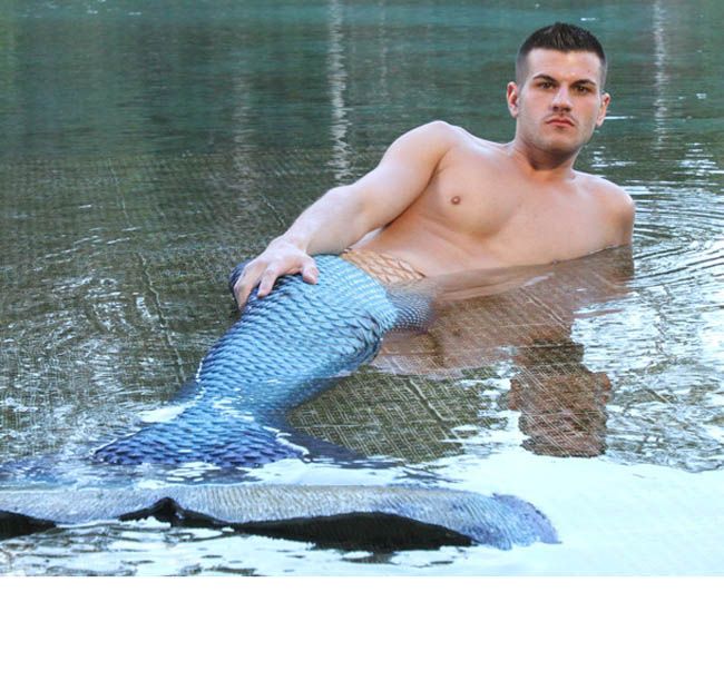 Barbatul-sirena. Cum arata un om atat de obsedat de sirene incat vrea sa devina una