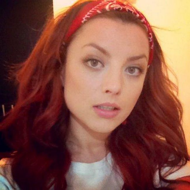 Elena Gheorghe, la primele ore ale zilei. Cum arata cantareata fara pic de machiaj pe fata