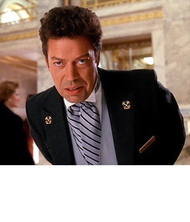 Il mai stii pe valetul nesuferit care ii facea zile fripte lui Kevin? Uite cum arata actorul la 22 de ani de la incheierea filmarilor pentru Home Alone 2