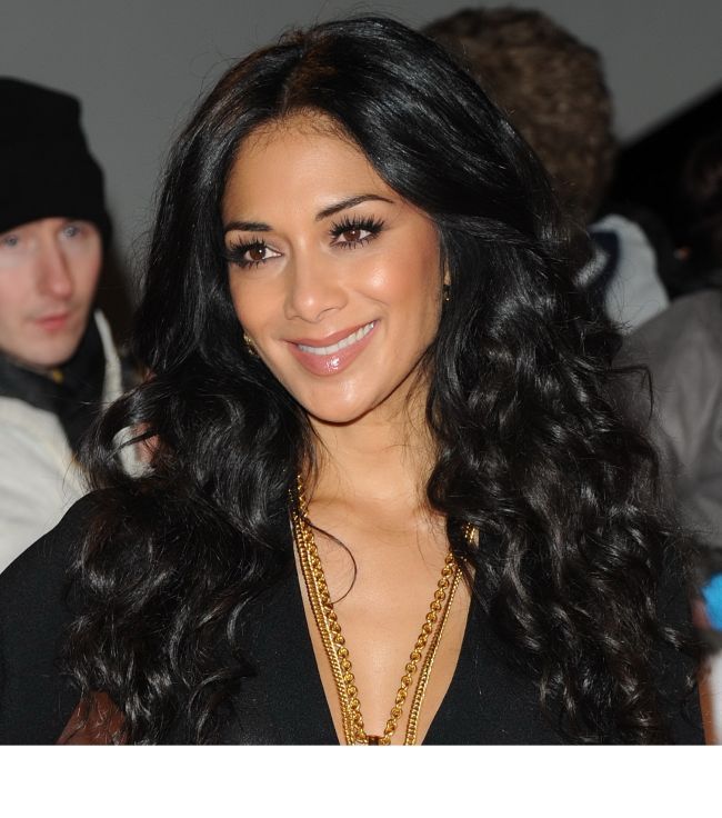 Nicole Scherzinger, in cea mai bizara pereche de cizme purtata pana acum. Sexy sau oribile - ce parere ai?