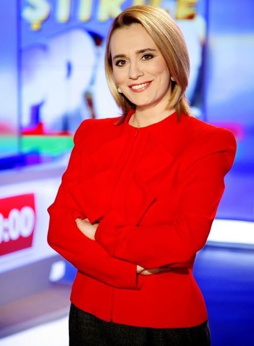 Surprinsa de fotografi inainte de a intra in direct. Cum arata cu adevarat Andreea Esca, atunci cand nu e sub lumina reflectoarelor