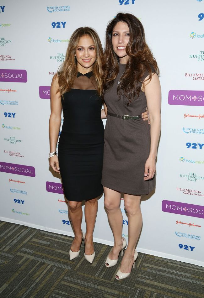 Jennifer si sora ei, Lynda Lopez, impreuna la un eveniment in New York. Ce tinute au purtat cele doua