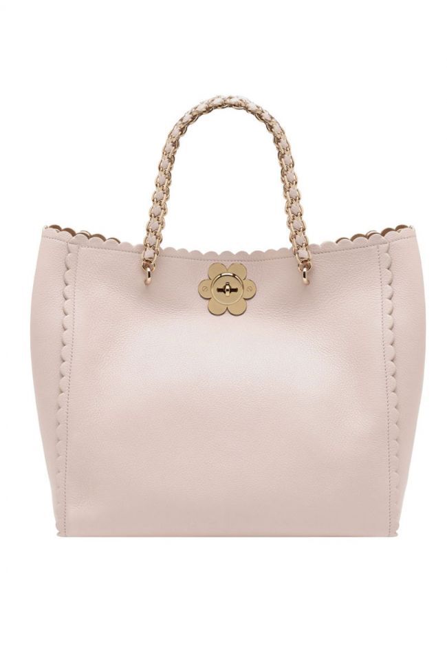 Noua colectie de genti Mulberry a inflorit . Vezi cat de chic sunt cele mai recente modele