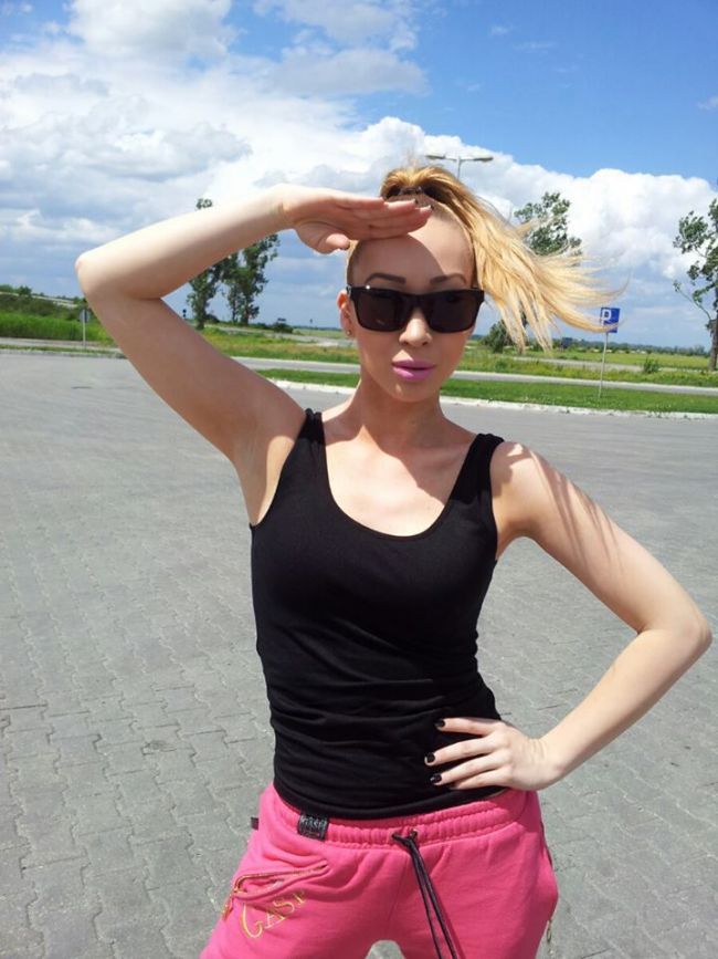 Si-a marit buzele si si-a operat nasul, insa nu considera ca si-a facut operatii estetice. Ce vedeta din Romania este o cu totul alta persoana fata de acum 3 ani
