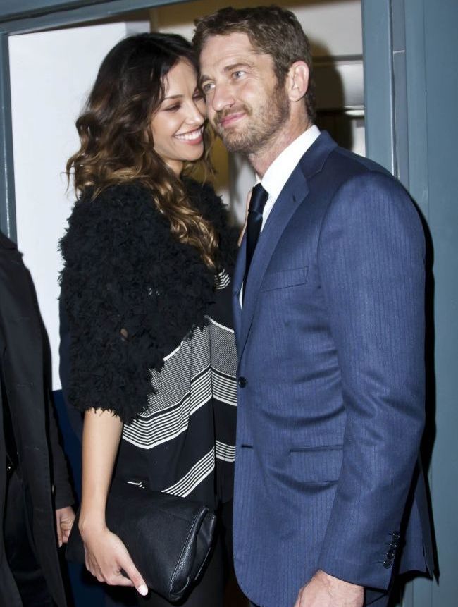 Gerard Butler si noua lui iubita, in ipostaze intime. Cum arata femeia care a inlocuit-o pe Madalina Ghenea in inima actorului