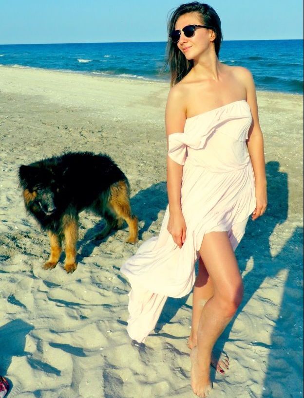Adela Popescu, seducatoare la malul marii. Cum arata fara pic de machiaj