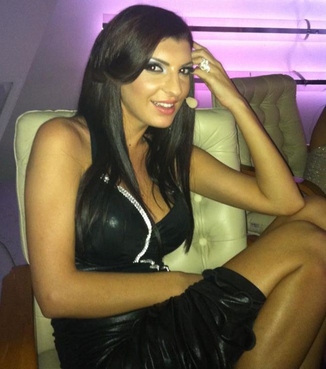 Andreea Tonciu a introdus-o in modelling pe sora ei. Vezi cat de frumoasa este Lorena