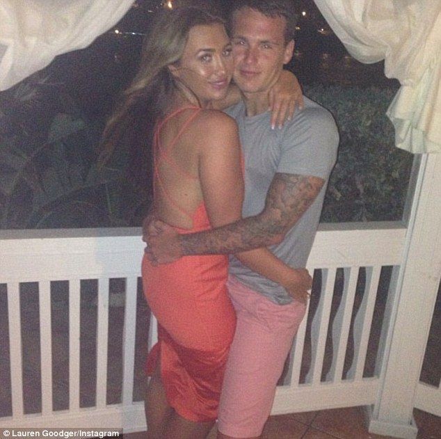 Au facut-o grasuta, acum se razbuna pe ei, aratand din ce in ce mai bine. Cat a slabit Lauren Goodger, vedeta din The Only Way Is Essex