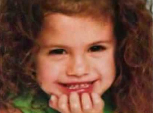 Selena Gomez, de la fetita adorabila, la bomba sexy. Cum s-a transformat vedeta de-a lungul timpului