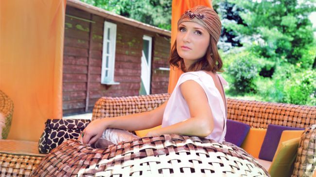 Cel mai cool accesoriu de vara. Invata cum sa porti turban la plaja sau party-uri de la Carmen Negoita