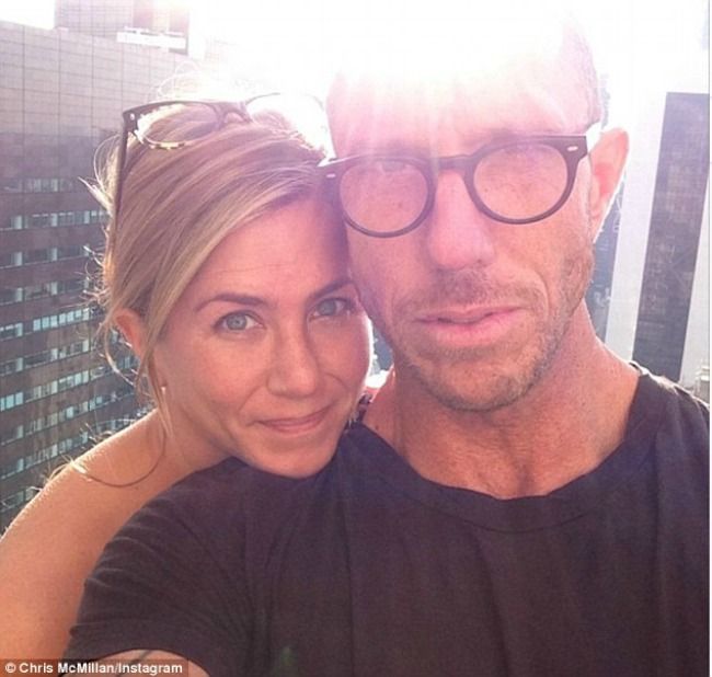 Asa arata chipul ei la 44 de ani. Adevarul despre tenul lui Jennifer Aniston, fara machiaj sau Photoshop