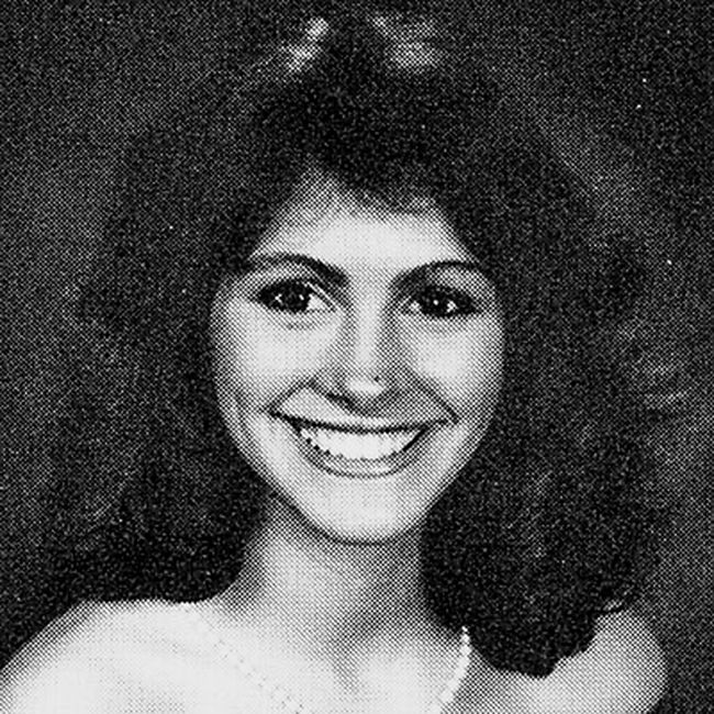 Frumusica , pe vremea cand nu era tocmai frumoasa. Cum arata Julia Roberts inainte sa-si faca rinoplastie