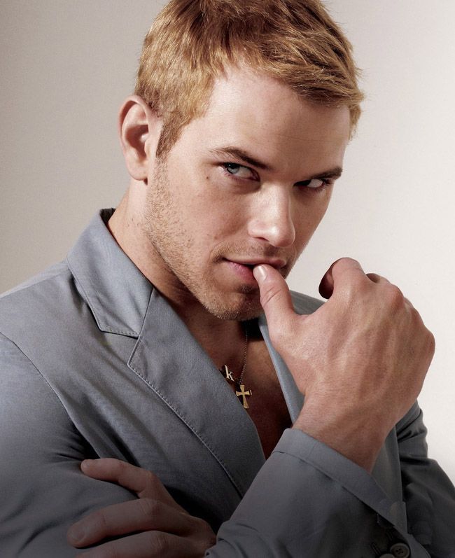 Cum arata in bikini iubita lui Kellan Lutz, starul din Twilight . Ti se pare frumoasa sau nu?
