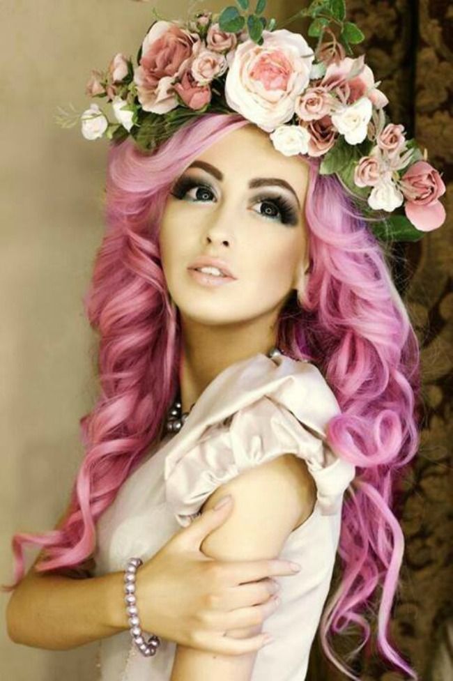 O noua Barbie umana vrea sa cucereasca lumea. Cum arata femeia cu ochi goi, care vrea sa o detroneze pe Valeria Lukyanova