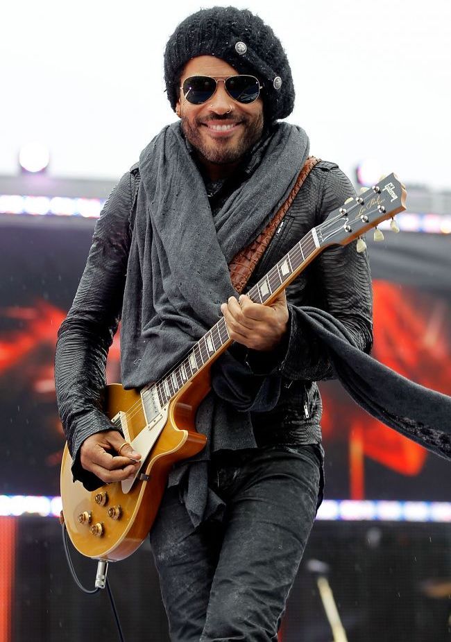 El e celebru si bogat, ea extrem de frumoasa. Cum arata fiica rockerului rebel Lenny Kravitz