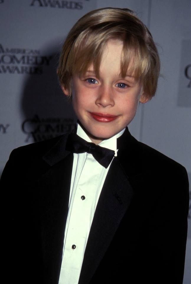 Toti credeau ca s-a cumintit, dar el o apuca iar pe cai gresite? Ce face Macaulay Culkin cand nu crede ca e fotografiat