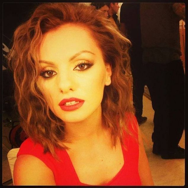 De nerecunoscut! Dupa ce s-a tuns si s-a vopsit roscata, Alexandra Stan uimeste cu o noua schimbare de look spectaculoasa