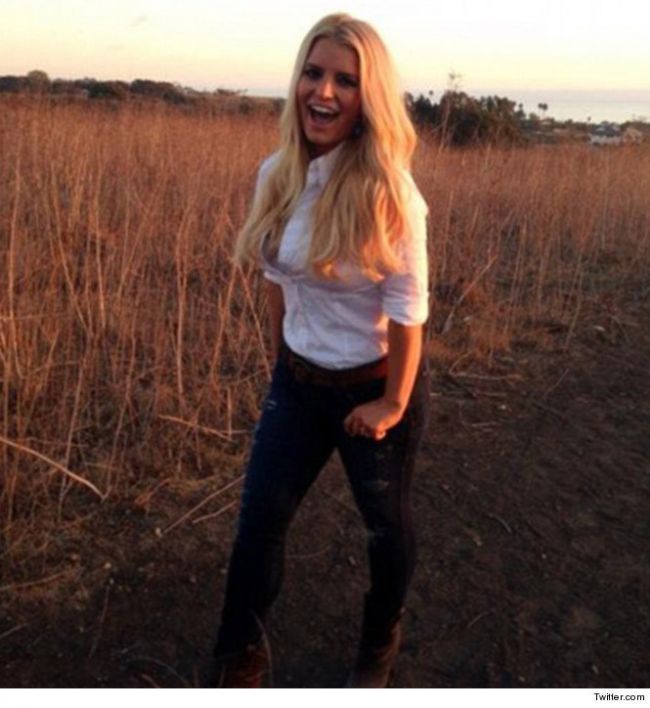 Jessica Simpson, slabire spectaculoasa la doar 4 luni de la nastere. Cum arata acum silueta cantaretei