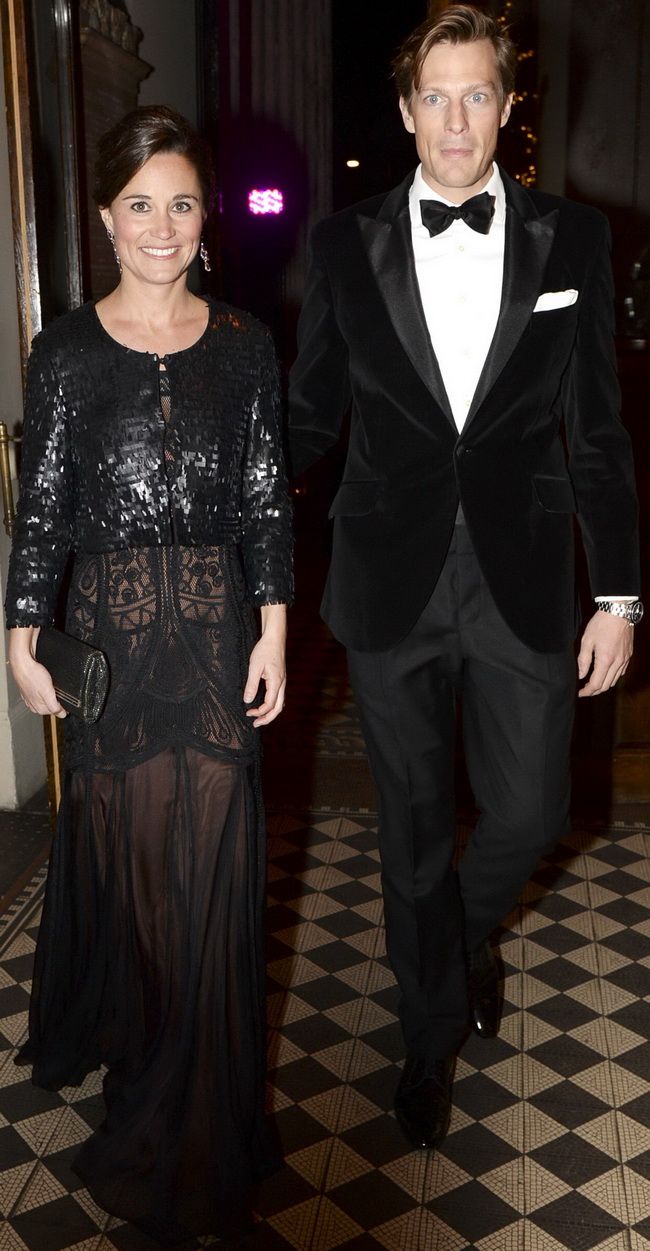 Rochia pe care a purtat-o la nunta surorii ei a fost nimic pe langa asta. Pippa Middleton a aparut mai sexy ca niciodata la un eveniment monden