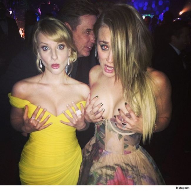 Blondele din The Big Bang Theory , ipostaza fierbinte la petrecerea Globurilor de Aur! Cum si-au uimit fanii Kaley Cuoco si Melissa Rauch